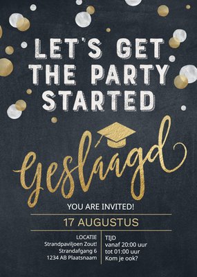 Let's Get The Party Started Typografisch Afstudeerhoed Geslaagd Uitnodiging Kaart