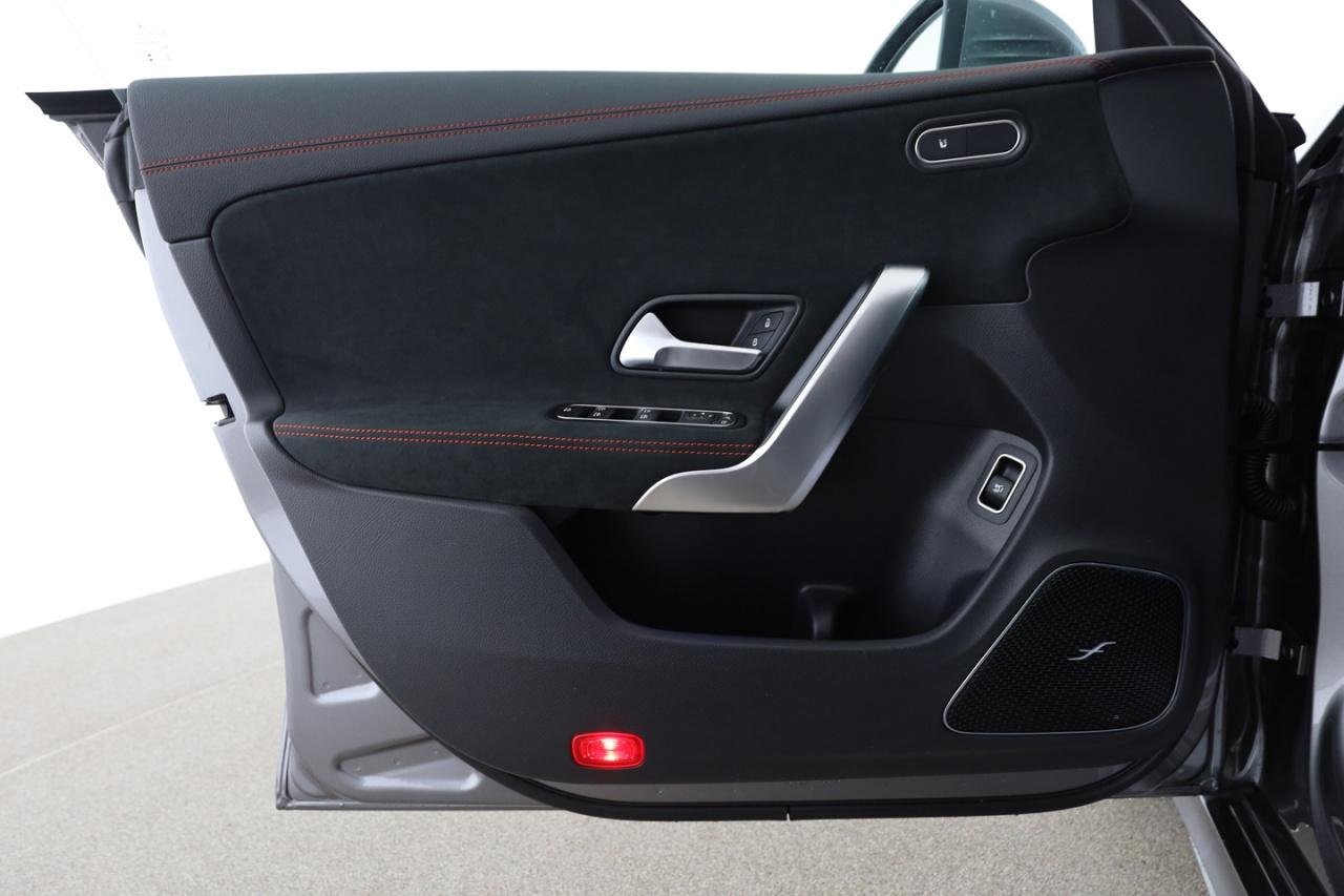 Mercedes-Benz CLA 45 S AMG 4M+ SB Pano Kamera MBUX Navi LED