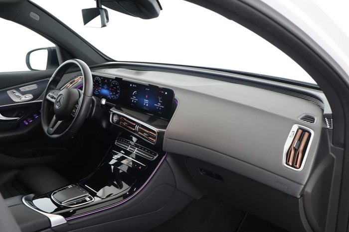 Mercedes-Benz EQC 400 4M HUD Schiebedach Distronic 360°