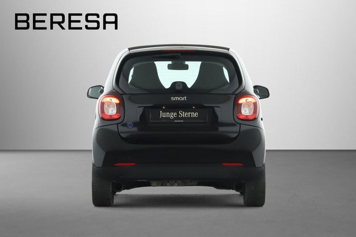 Smart fortwo EQ Schnelllader 22 kW USB Bluetooth