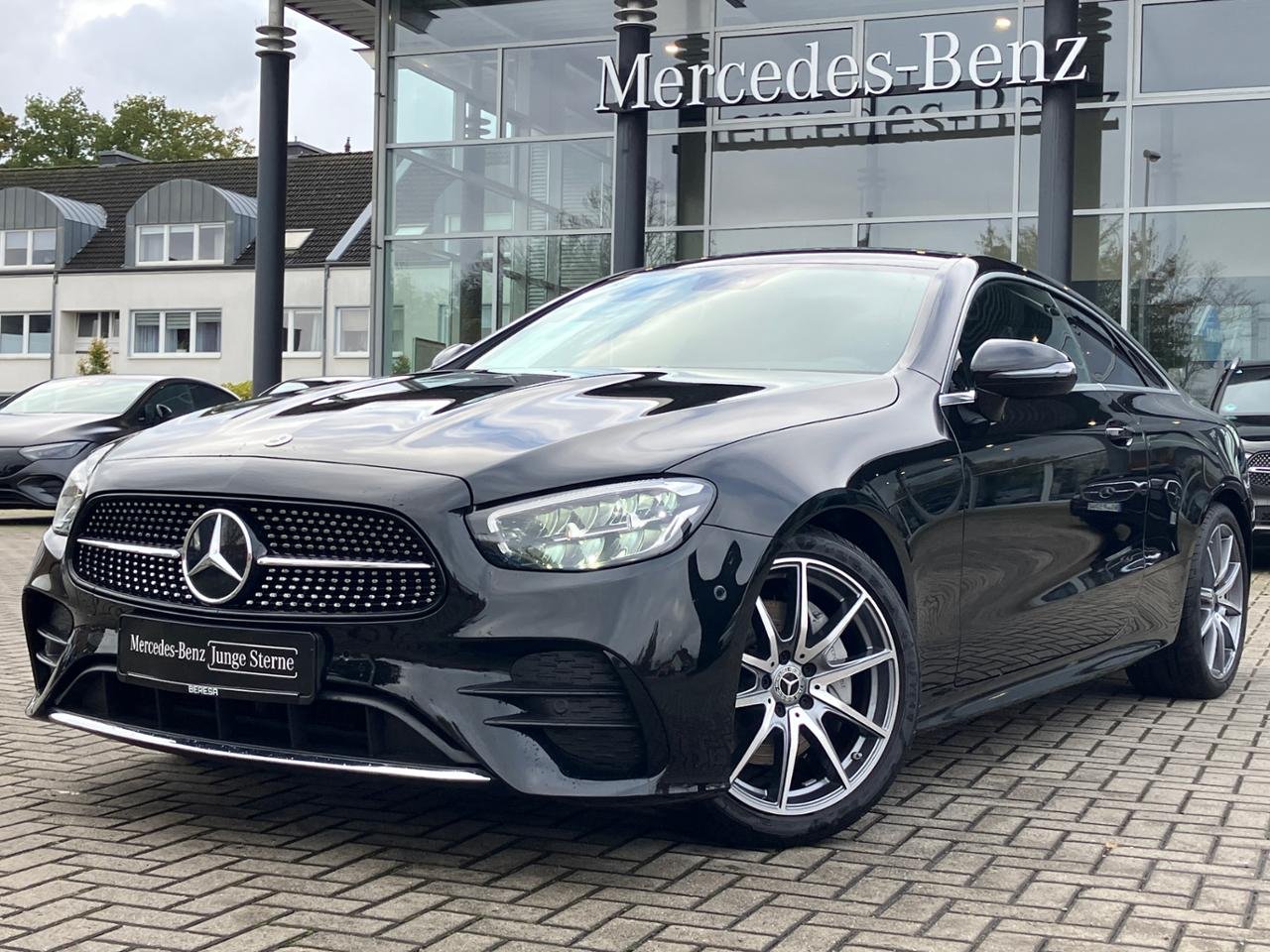 Mercedes-Benz E 200 Coupé AMG Burmester getöntes Glas 19 Zoll