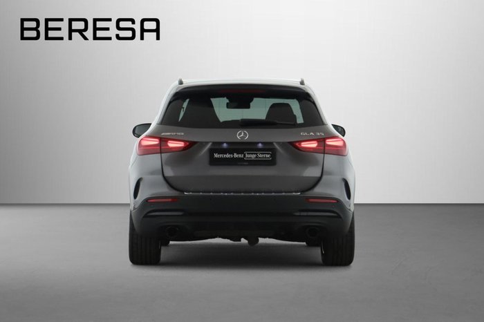 Mercedes-Benz GLA 35 AMG 4M Night Perf. Sitze Pano Multibeam