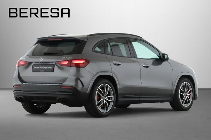 Mercedes-Benz GLA 35 AMG 4M Night Perf. Sitze Pano Multibeam