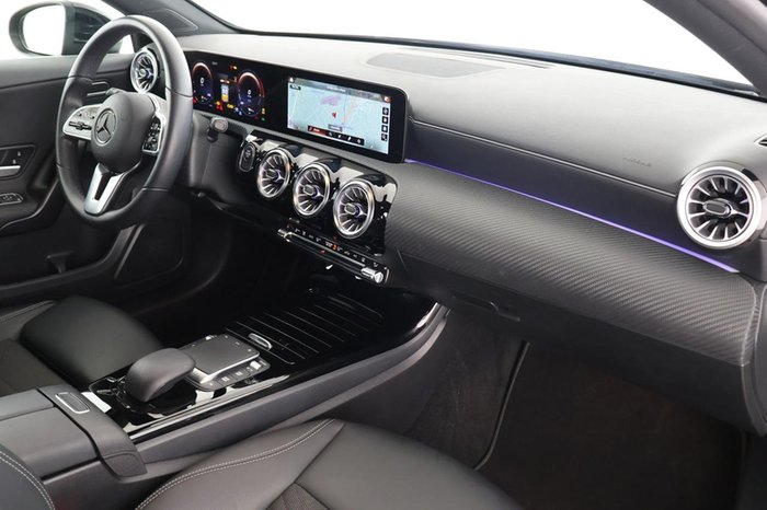 Mercedes-Benz A 250 e Style Pano.-Dach Ambiente LED 18 Zoll