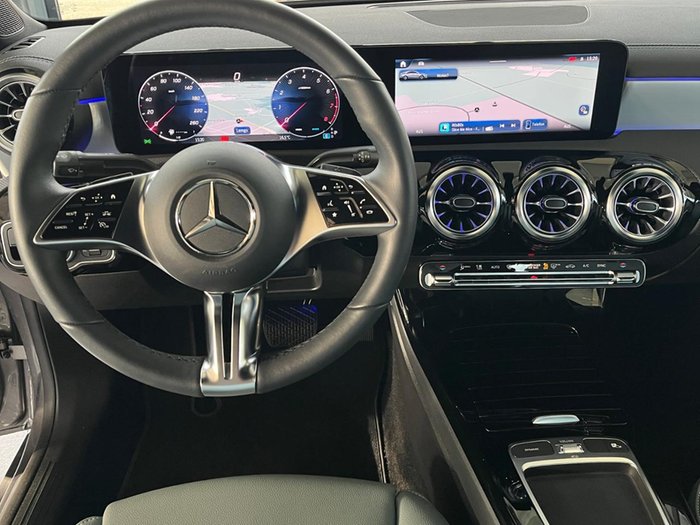 Mercedes-Benz CLA 180 Progressive AHK Sportsitze Kamera *SALE*