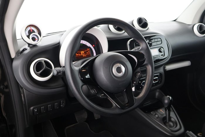 Smart fortwo EQ Schnelllader 22 kW USB Bluetooth
