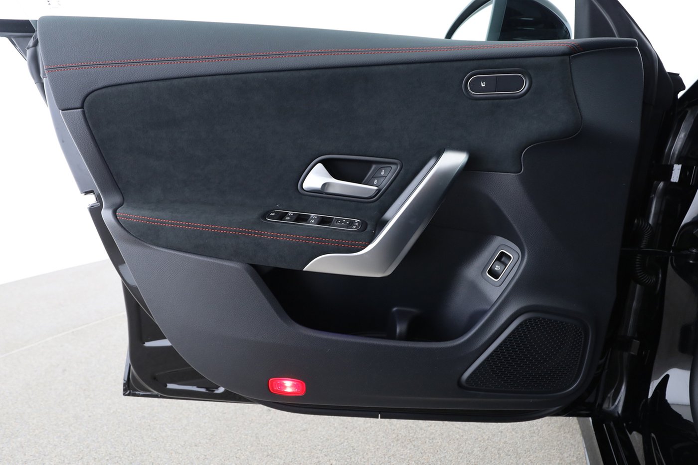 Mercedes-Benz CLA 200 SB AMG Pano Kamera MBUX Navi AUT LED