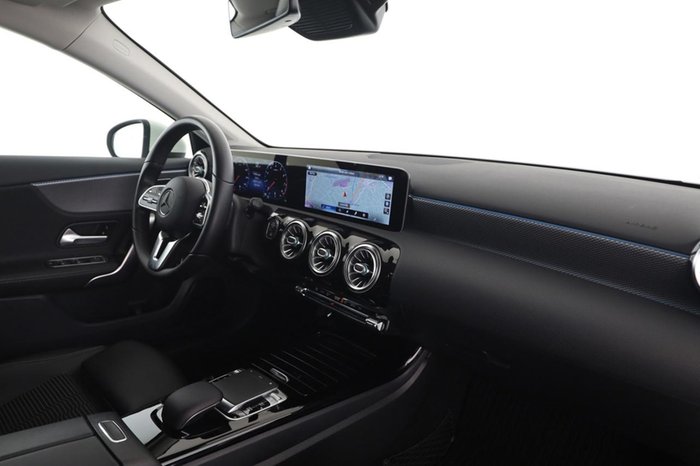 Mercedes-Benz A 200 Limousine Progressive MBUX SHZ LED AUT