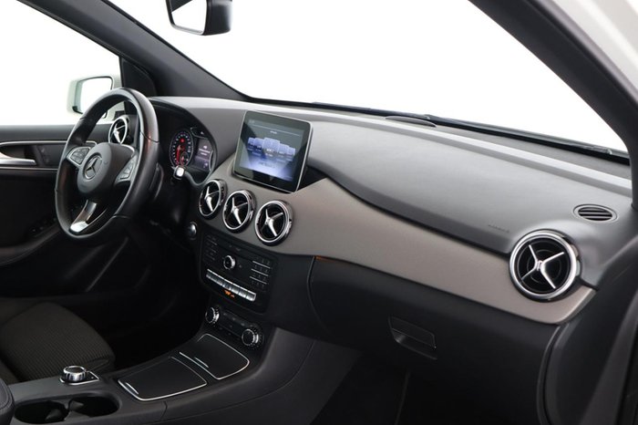 Mercedes-Benz B 180 d Style SHZ Navi LED AUT Park-Ass. LMF
