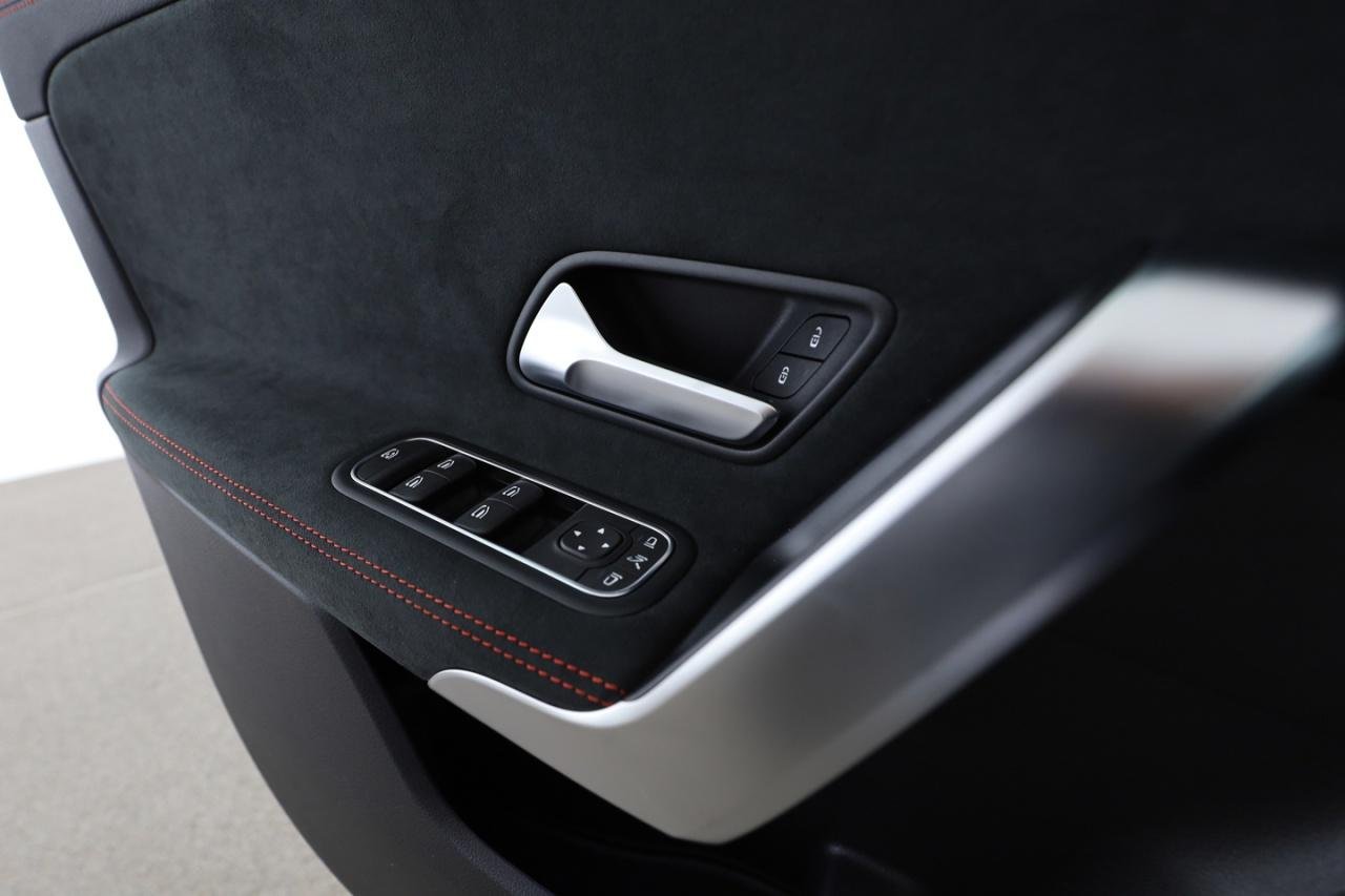 Mercedes-Benz CLA 45 S AMG 4M+ SB Pano Kamera MBUX Navi LED