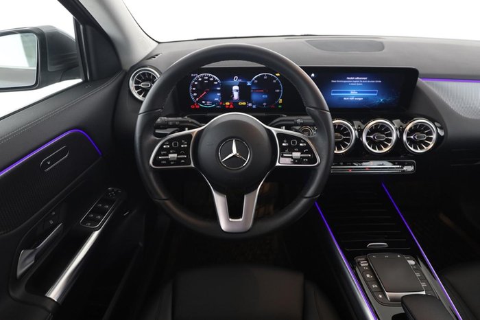 Mercedes-Benz EQA 250 Progressive Distronic MBUX SHZ LED LMF
