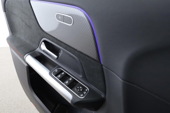 Mercedes-Benz GLA 180 AMG Distronic Kamera MBUX Navi AUT AHK