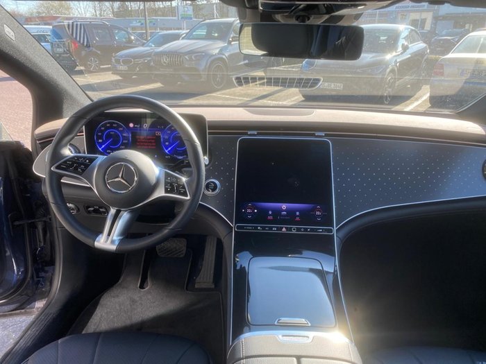 Mercedes-Benz EQE 300 Electric Art AHK Distronic Digital Light