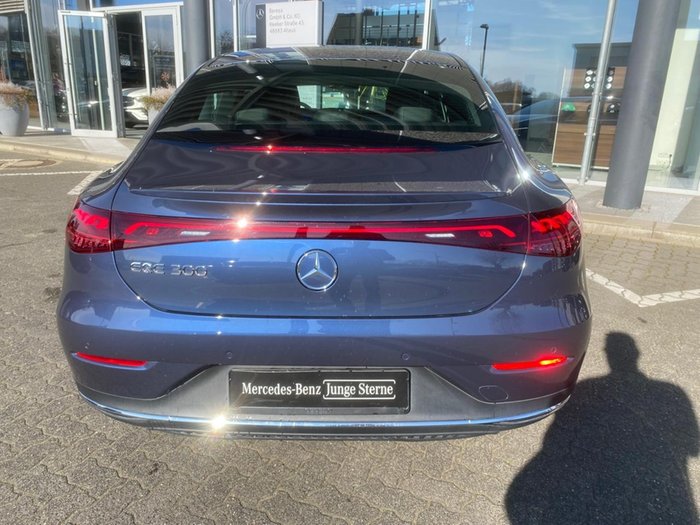 Mercedes-Benz EQE 300 Electric Art AHK Distronic Digital Light