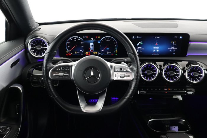 Mercedes-Benz A 250 e Limousine AMG Night *AHK* LED Ambiente
