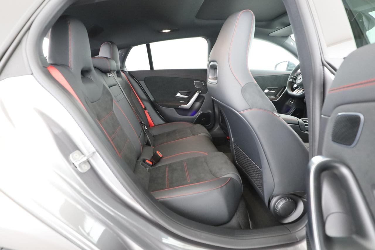 Mercedes-Benz CLA 45 S AMG 4M+ SB Pano Kamera MBUX Navi LED