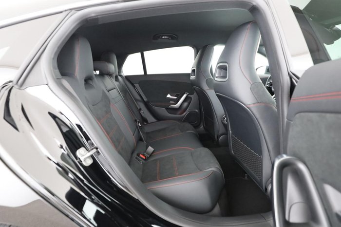 Mercedes-Benz CLA 180 SB AMG Kamera MBUX Navi AUT AHK LED SHZ