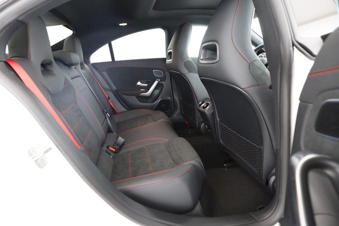 Mercedes-Benz CLA 45 AMG S 4M+ Pano Kamera MBUX Navi LED SHZ