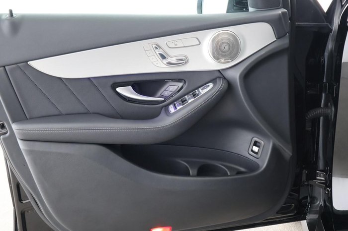 Mercedes-Benz GLC 300 de 4M Coupé AMG AHK SHD Burmester Kamera