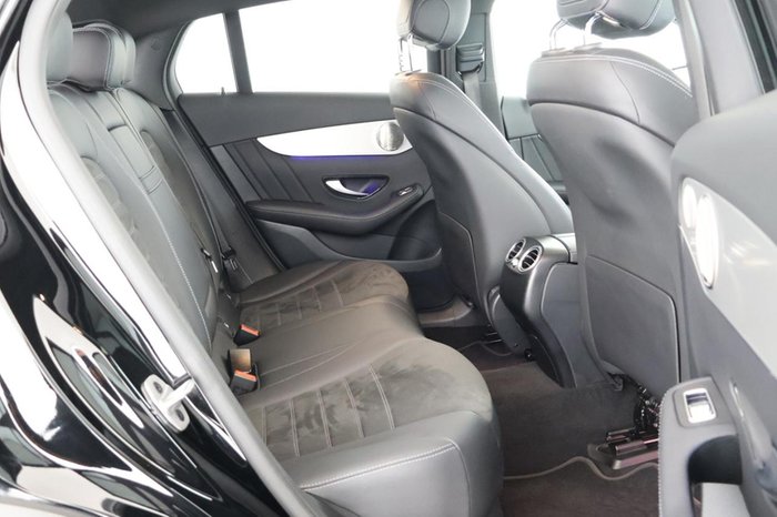 Mercedes-Benz GLC 300 de 4M Coupé AMG AHK SHD Burmester Kamera