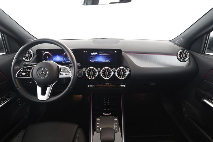Mercedes-Benz EQA 250 Progressive Pano MBUX Kamera