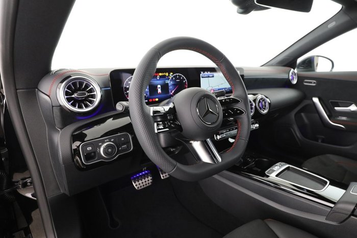 Mercedes-Benz CLA 180 SB AMG Kamera MBUX Navi AUT AHK LED SHZ