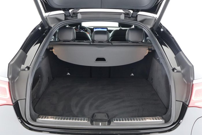 Mercedes-Benz GLC 300 de 4M Coupé AMG AHK SHD Burmester Kamera