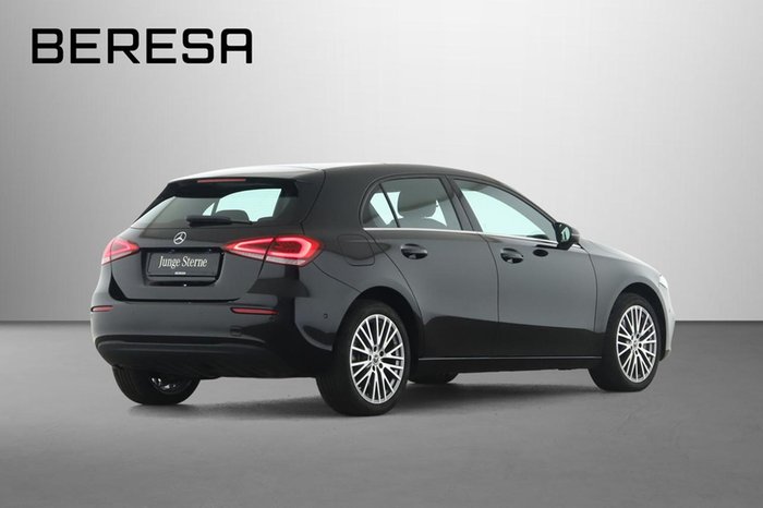 Mercedes-Benz A 250 e Style Pano.-Dach Ambiente LED 18 Zoll