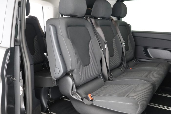Mercedes-Benz V 300 d Lang Distronic AUT LED Navi SHZ AHK PDC