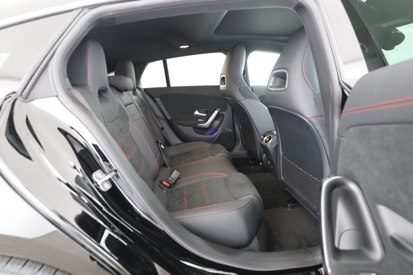 Mercedes-Benz CLA 200 SB AMG Pano Kamera MBUX Navi AUT LED