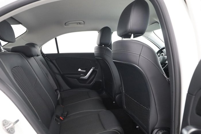 Mercedes-Benz A 200 Limousine Progressive MBUX SHZ LED AUT