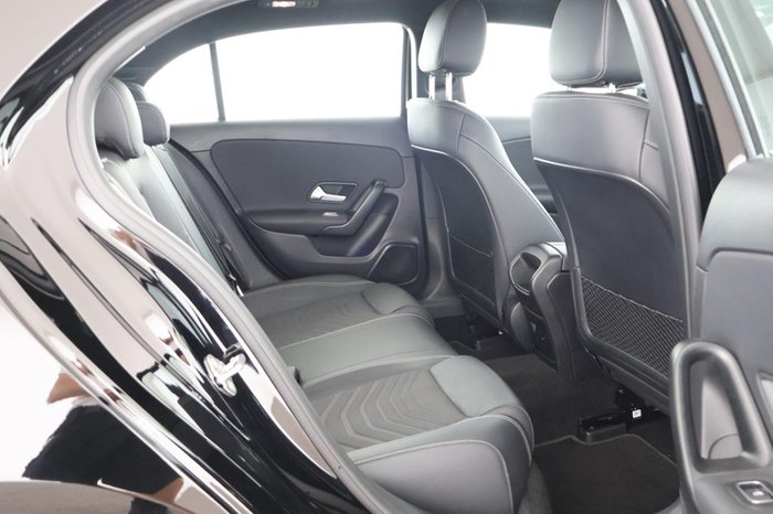 Mercedes-Benz A 250 e Style Pano.-Dach Ambiente LED 18 Zoll