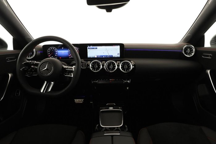 Mercedes-Benz CLA 180 SB AMG Kamera MBUX Navi AUT AHK LED SHZ