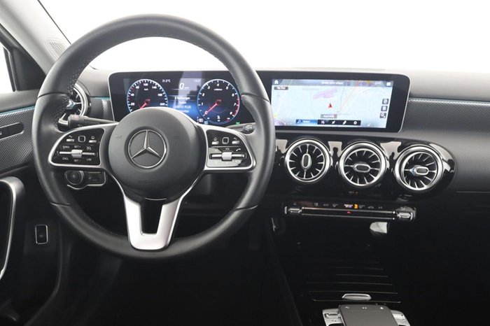 Mercedes-Benz A 200 Limousine Progressive MBUX SHZ LED AUT