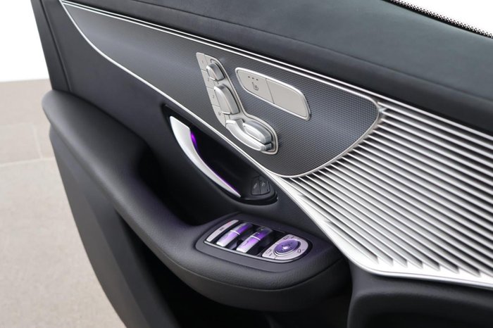 Mercedes-Benz EQC 400 4M HUD Schiebedach Distronic 360°