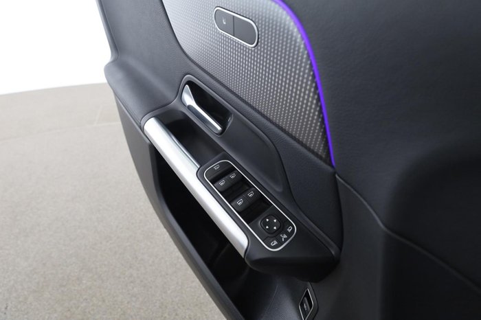 Mercedes-Benz EQA 250 Progressive Distronic MBUX SHZ LED LMF