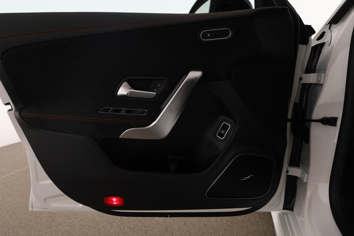 Mercedes-Benz CLA 45 AMG S 4M+ Pano Kamera MBUX Navi LED SHZ
