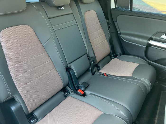 Mercedes-Benz EQB 350 4M Electric Art Pano 19 Zoll Lenkradhz