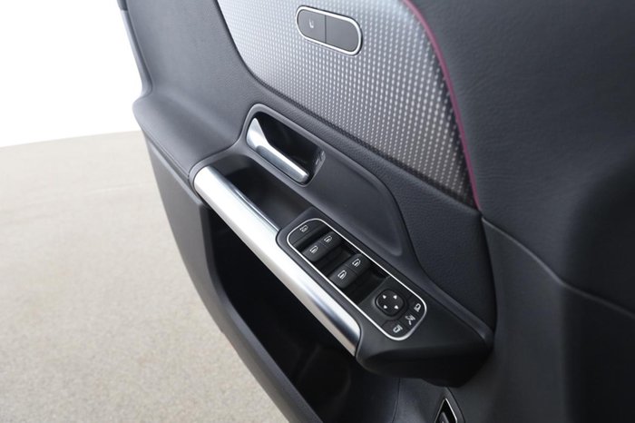 Mercedes-Benz EQA 250 Progressive Pano MBUX Kamera