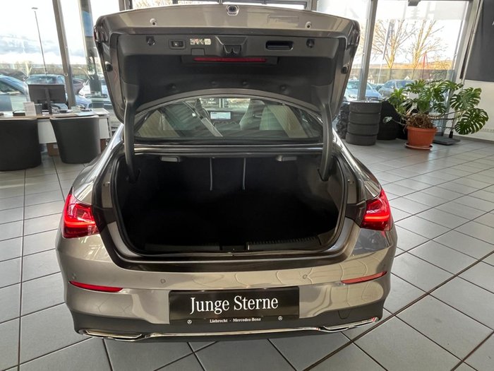 Mercedes-Benz CLA 180 Progressive AHK Sportsitze Kamera *SALE*