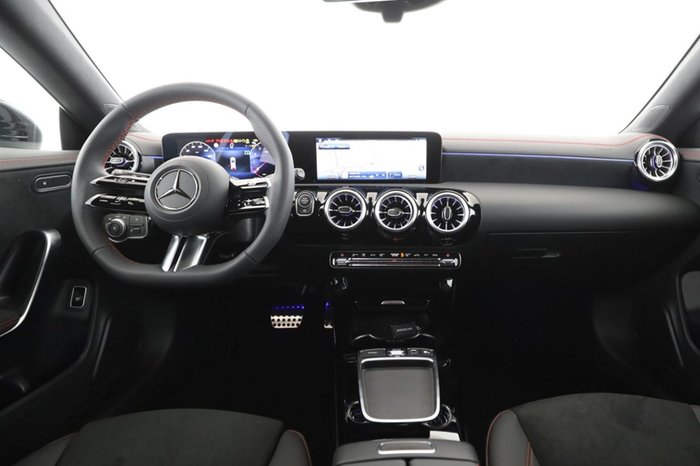 Mercedes-Benz CLA 180 SB AMG Kamera MBUX Navi AUT AHK LED SHZ