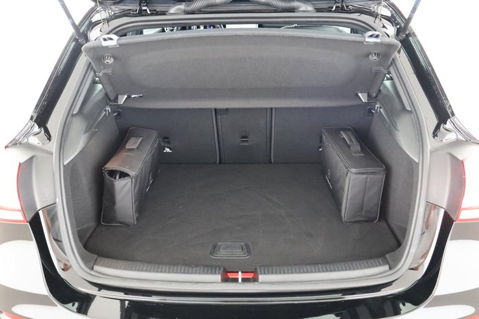 Mercedes-Benz A 250 e Style Pano.-Dach Ambiente LED 18 Zoll