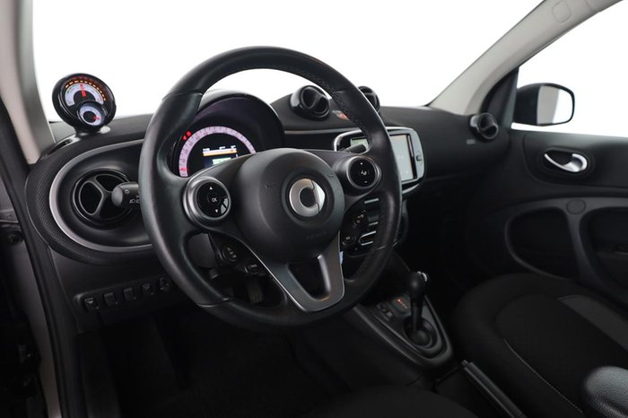 Smart fortwo cabrio EQ passion Kamera Winter grau matt