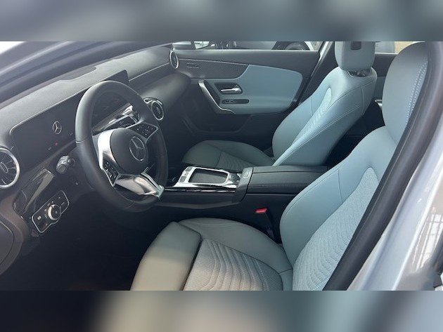Mercedes-Benz A 180 Progressive LED Winter Metallic 360 Grad