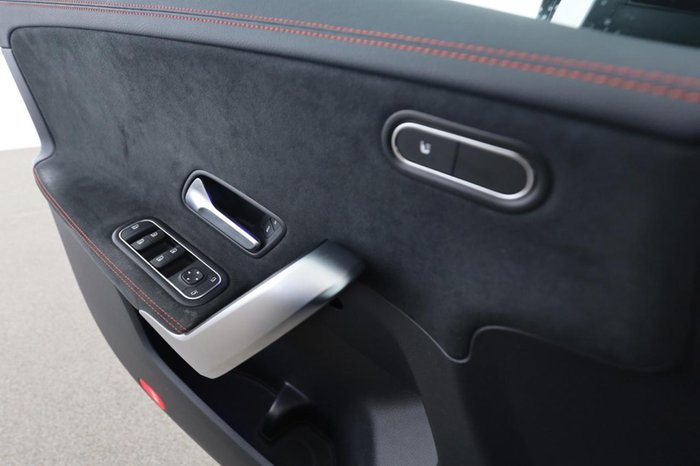 Mercedes-Benz CLA 180 SB AMG Kamera MBUX Navi AUT LED SHZ LMF