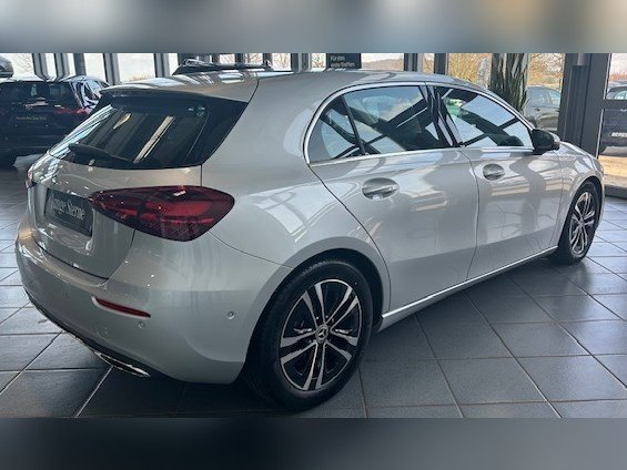 Mercedes-Benz A 180 Progressive LED Winter Metallic 360 Grad