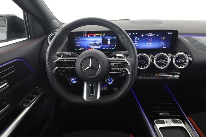 Mercedes-Benz GLA 35 AMG 4M Night Perf. Sitze Pano Multibeam