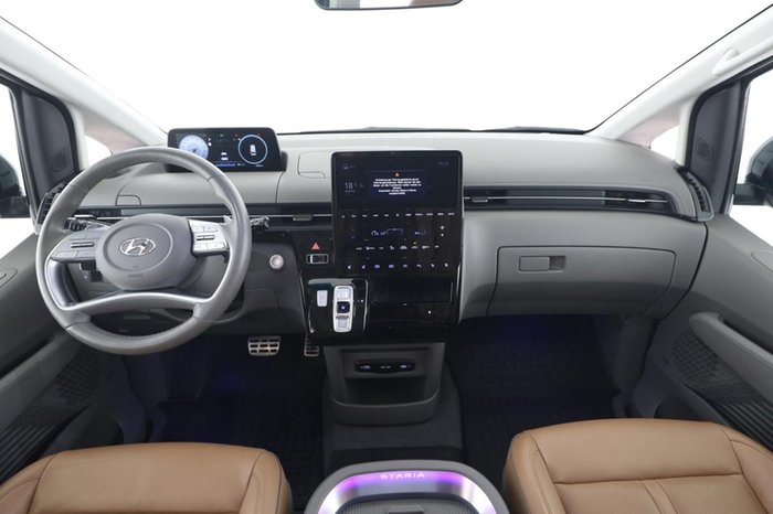 Hyundai STARIA 2.2 CRDi Signature 4WD (7-Sitzer) Pano