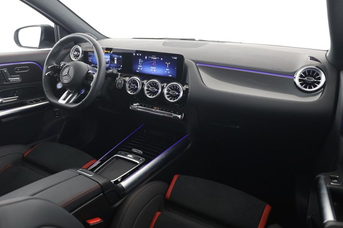 Mercedes-Benz GLA 35 AMG 4M Night Perf. Sitze Pano Multibeam