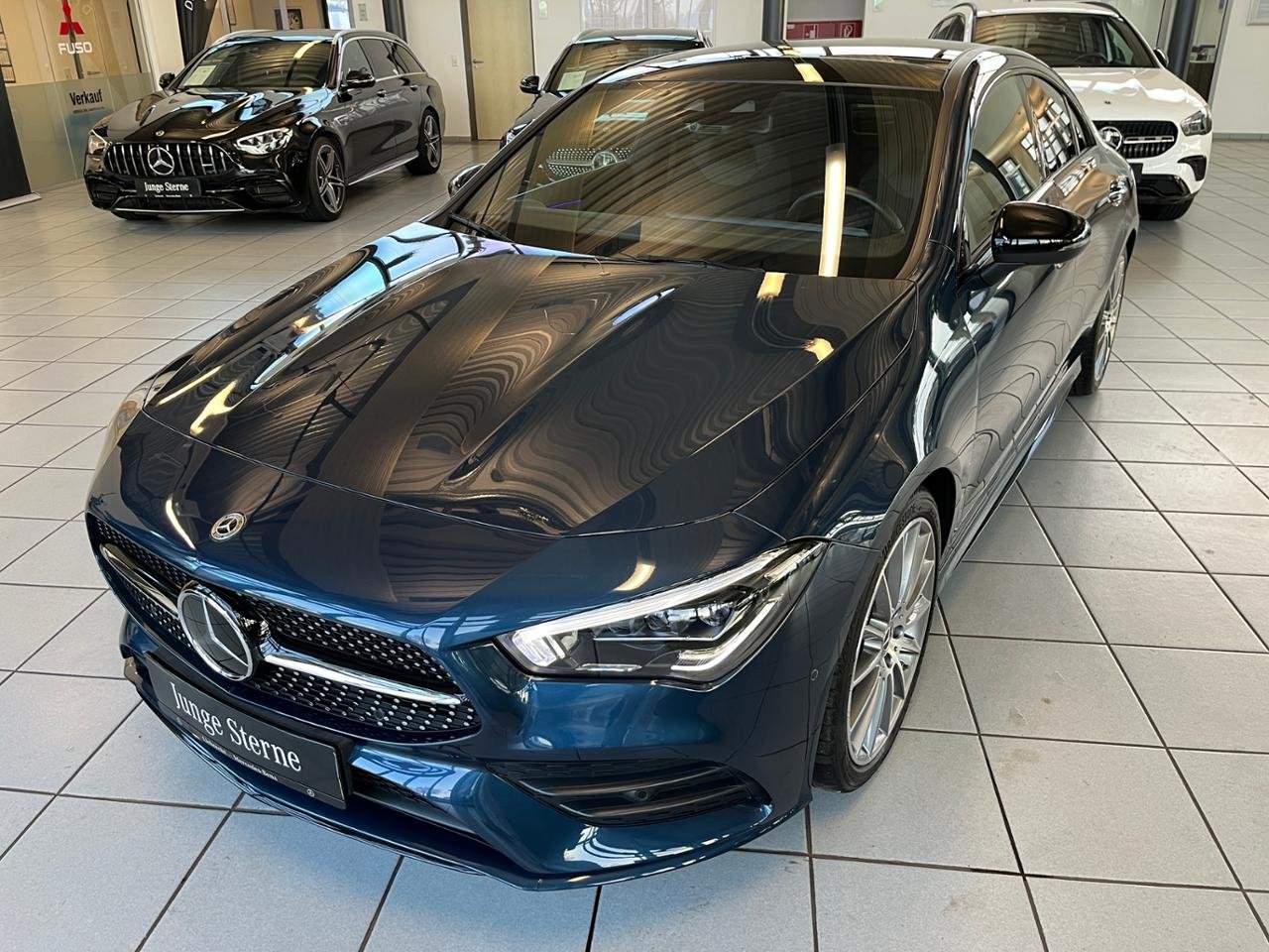 Mercedes-Benz CLA 250 AMG Night Pano Distronic LED 19 Zoll